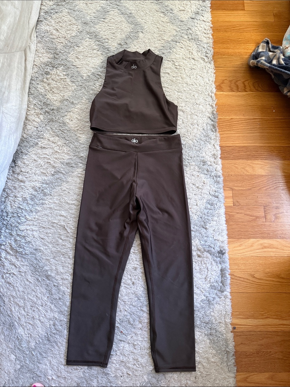 ALO Yoga Brown High-Rise Legging and Cropped Mock-Neck Tank Set